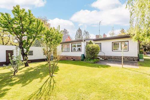 Rückseite mit 2. Zugang - 3 Zimmer Bungalow zum Kaufen in Zeuthen