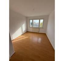 4-Zimmer-Wohnung mit großer Küche und Badewanne, renoviert, ab sofort - Beilrode