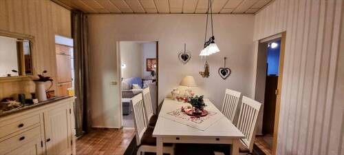 Flur als zusätzlicher Essbereich - Tschüss Berlin - ich kauf mir eine eigene Wohnung