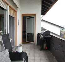 AUMÜLLER-Immobilien- Freundliche 3-Zi-EG-Wohnung mit Balkon und Garage, in Wächtersbach-Stadt