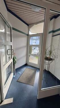 Eingang mit Windfang - 