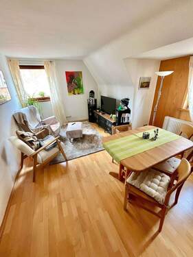 Wohnzimmer - Mehrfamilienhaus, Wohnhaus in Friedrichshafen zum Kaufen