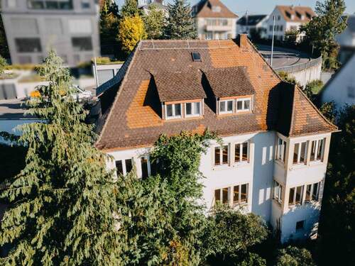 Hausansicht - 1 Zimmer Mehrfamilienhaus, Wohnhaus zum Kaufen in Stuttgart