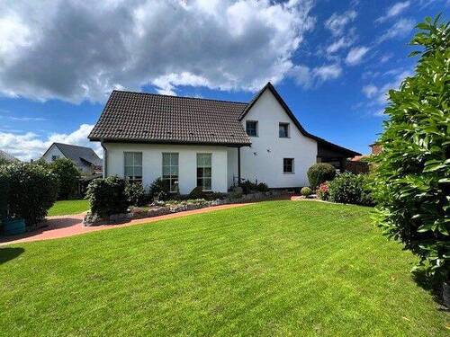 Außenansicht Ost - Top renoviertes Einfamilienhaus mit vielen Möglichkeiten