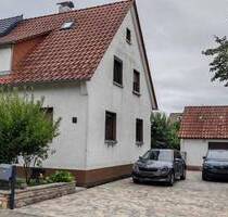 Charmante Doppelhaushälfte mit großzügigem Garten in Pforzheim-Huchenfeld