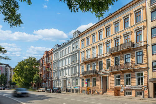 Außenansicht - 5-Zimmer-Wohnung mit Balkon in einem charmanten Altbau im beliebten Stadtteil Hamburg-Rotherbaum