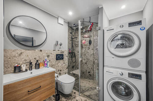 Badezimmer - Etagenwohnung mit 31,80 m² in München zum Kaufen