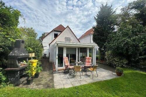 Ansicht aus dem Garten - 6 Zimmer Einfamilienhaus zum Kaufen in Wilhelmshaven