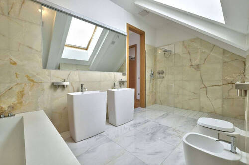 Modernes Badezimmer - 