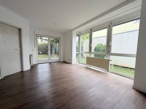 Wohnzimmer - 2 Zimmer Etagenwohnung zum Kaufen in Bad Homburg
