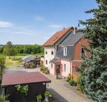 Großzügiges Doppelhaus auf. 2.956 m² Grundstück + Garten, Garage & Entwicklungspotenzial in Radebeul