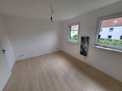 Bild 1 - 3 Zimmer Wohnung - Saniert - 52.000,00 EUR Kaufpreis, ca.  60,00 m² Wohnfläche