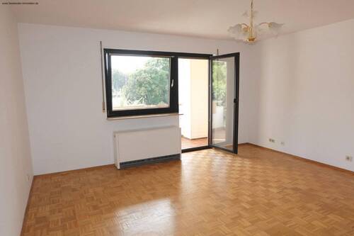 Wohn- Esszimmer mit Zugang Loggia - Etagenwohnung mit 76,50 m² in Trier zum Kaufen