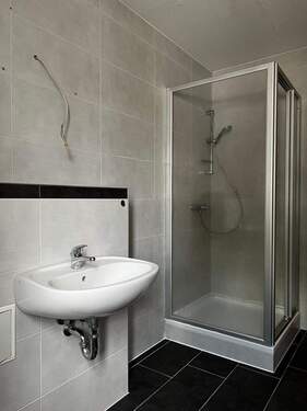 Bad.JPG - 1 Zimmer Etagenwohnung in Kolkwitz