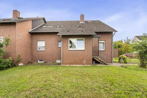 Außen - 6 Zimmer Mehrfamilienhaus, Wohnhaus in Wathlingen