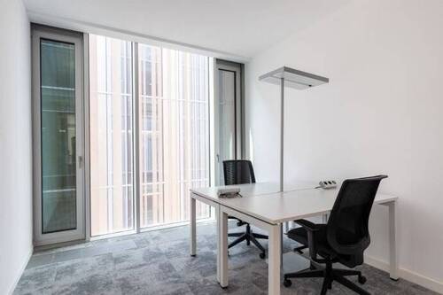 Bild 2 - Voll ausgestatteter privater Büroraum für Sie und Ihr Team in Regus Königstraße
