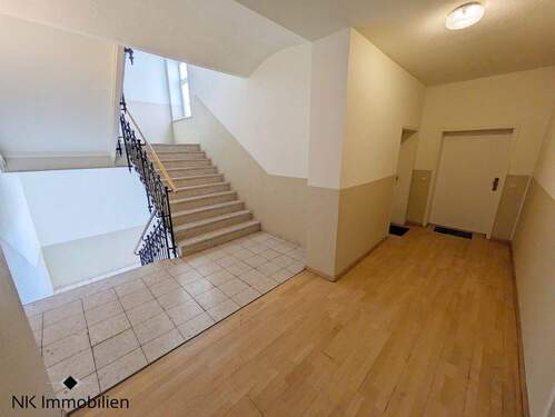 Treppenhaus - 3 Zimmer Etagenwohnung in Chemnitz