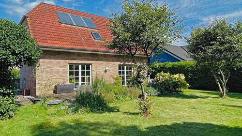 Südwestansicht Wohnhaus - 