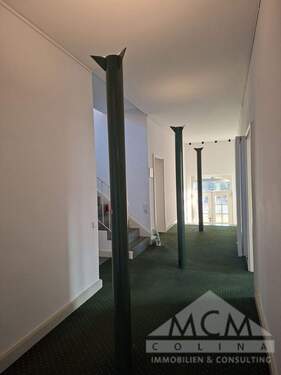 Flur - Büro mit 140,00 m&sup2; in Frankfurt am Main / Niederrad zur Miete