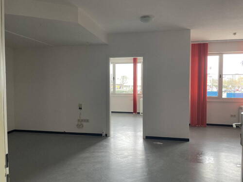 Bild 1 - Helle 3 Zimmer Wohnung - 1.140,00&nbsp;EUR Kaltmiete, ca.&nbsp; 114,00&nbsp;m&sup2;&nbsp;Wohnfl&auml;che