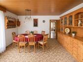 Cozy Esszimmer im Retro-Stil.jpeg - 