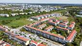 Luftaufnahme - Ruhig wohnen vor den Toren Münchens - moderne 3-Zimmer-Wohnung mit Balkon und TG