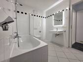 Badezimmer inkl. Waschmaschinenanschluss - 