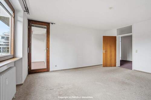 Wohnzimmer - 3 Zimmer Etagenwohnung zum Kaufen in Karlsruhe