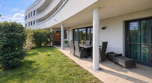 Terrasse mit Gartenanteil - 
