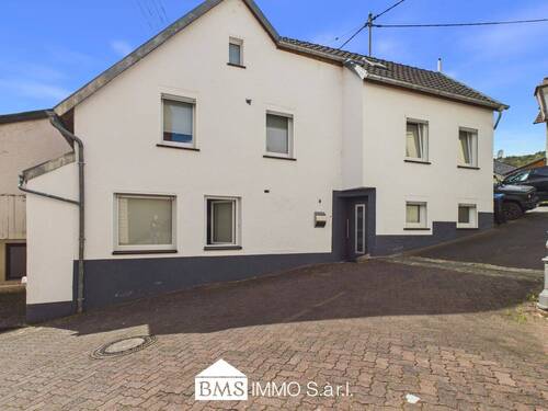 Bild 1 - Charmantes Haus mit 3 Schlafzimmern in zentrumsnaher Lage !