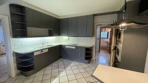 EG Küche mit Speisekammer - 