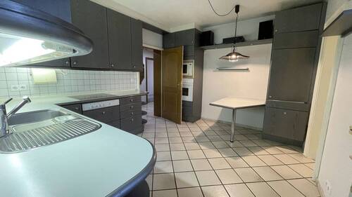 EG Küche mit Speisekammer - 