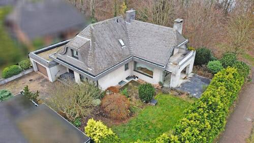 Luftaufnahme - 6 Zimmer Einfamilienhaus in Isernhagen