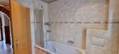 Bad mit Wanne - 