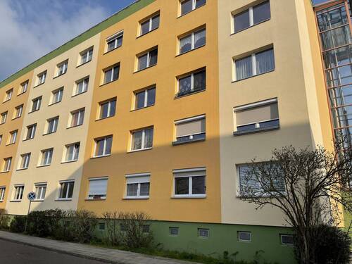 Außenansicht - Charmante Einraumwohnung mit Einbauküche ab sofort in Wolfen-Nord zu vermieten !