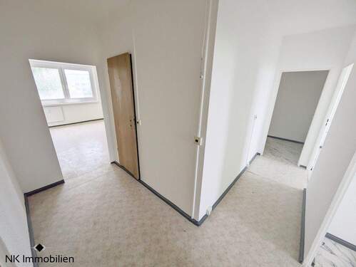 Flur - Etagenwohnung mit 67,10 m² in Limbach-Oberfrohna zum Kaufen