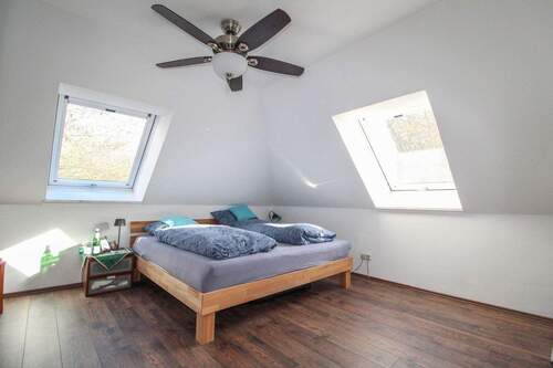 Schlafzimmer - 3 Zimmer Einfamilienhaus in Bonn