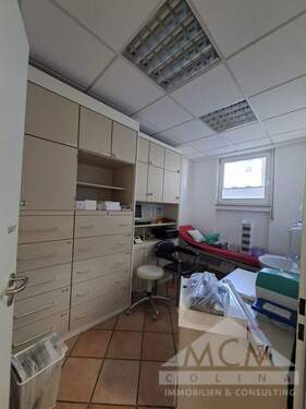 Raum 4 - 5 Zimmer Büro in Frankfurt am Main / Zeilsheim