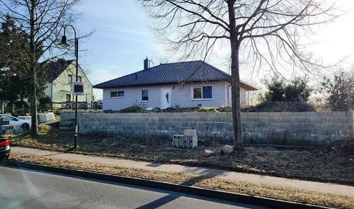 efhu71.1 Friedel IMMOBILIEN.jpg - * Einfamilienhaus im Winkel-Bungalowstil * 16356 Werneuchen * Friedel-IMMO *