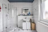 Badezimmer EG - 4 Zimmer Einfamilienhaus in Hambühren