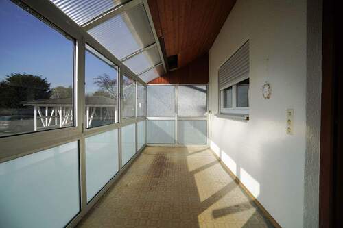 Wintergarten / Zugang - 5 Zimmer Einfamilienhaus in Kehl