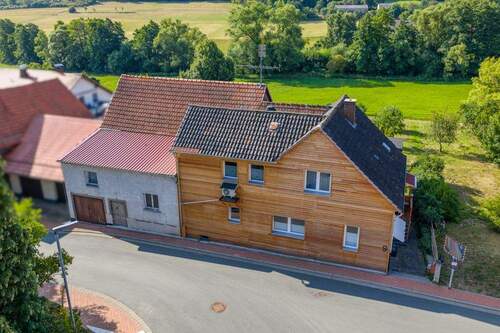 Aufnahme aus der Vogelperspektive - 1 Zimmer Einfamilienhaus in Lohra