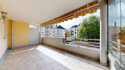 Balkon I - 3 Zimmer Etagenwohnung zum Kaufen in Frankfurt am Main