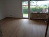 Wohnzimmer mit Zugang zur Terrasse - 2 Zimmer Etagenwohnung zur Miete in Hamm