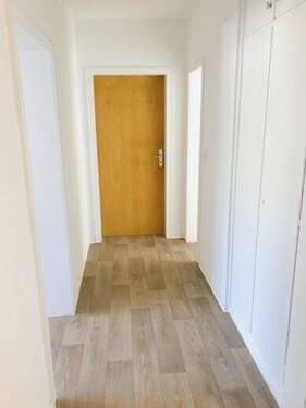 Flur mit Einbauschrank - 