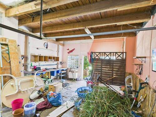 Garage - 