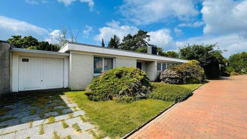 Bungalow Straßenansicht - 4 Zimmer Bungalow in Hannover