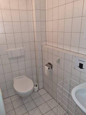 WC - Büro mit 34,30 m&sup2; in Radebeul zur Miete