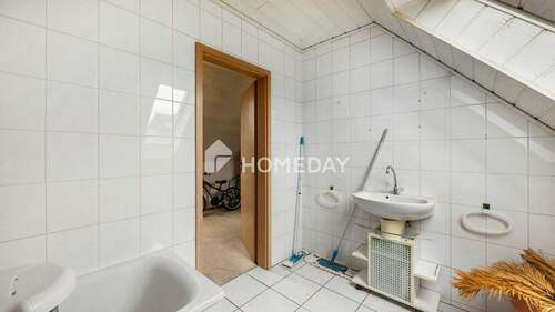 Anbau 1. OG Badezimmer 2 - 