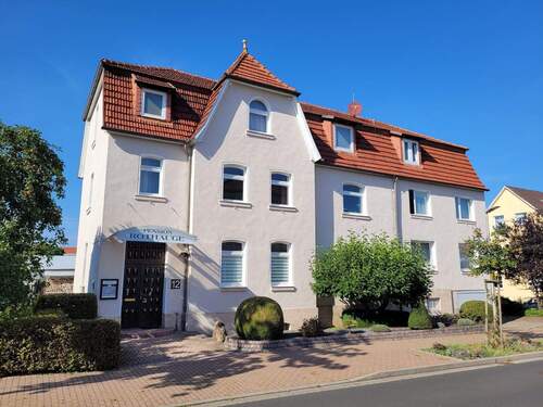 03_Bild 2 - Vorderansicht.jpg - 1 Zimmer Mehrfamilienhaus, Wohnhaus zum Kaufen in Bad Wildungen